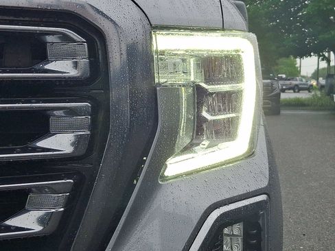 Used 2022 GMC Sierra 1500 AT4 w/ AT4 Premium Package image 11