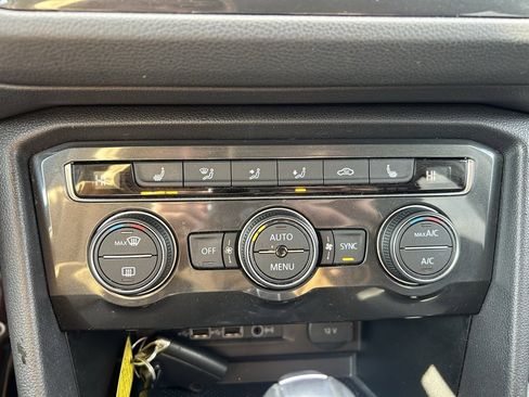 Used 2019 Volkswagen Tiguan SE image 23