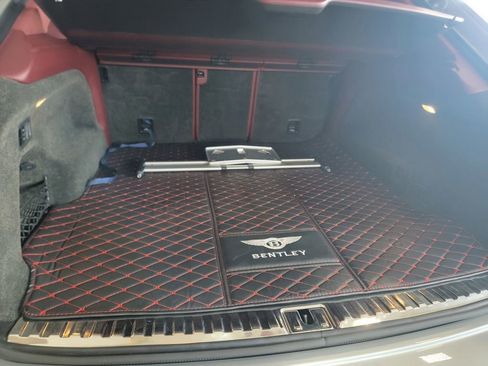 Used 2020 Bentley Bentayga image 20