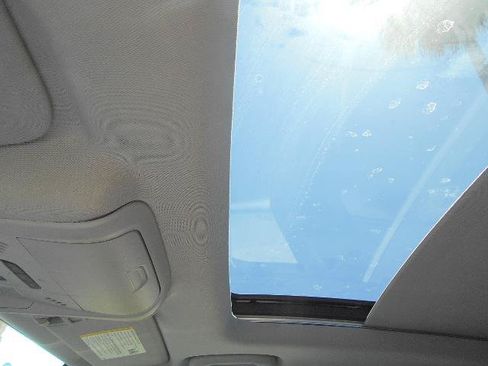 Used 2022 Chevrolet Equinox Premier AWD/4WD image 14