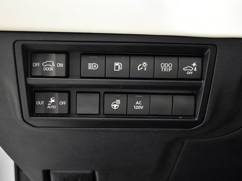 Used 2024 Toyota Sequoia Capstone AWD/4WD image 13