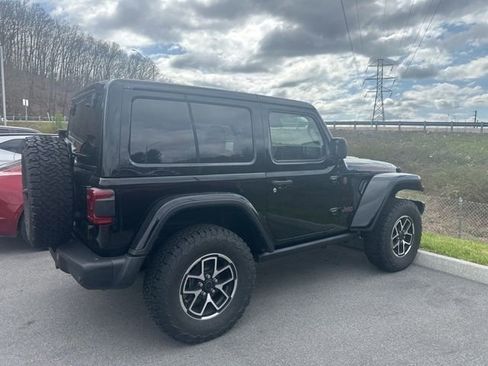 Used 2024 Jeep Wrangler Rubicon AWD/4WD image 36