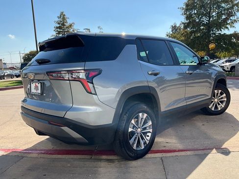 Used 2025 Chevrolet Equinox LT image 6
