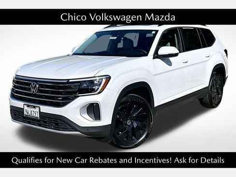Certified 2026 Volkswagen Atlas SE w/ Panoramic Sunroof Package FWD image 1