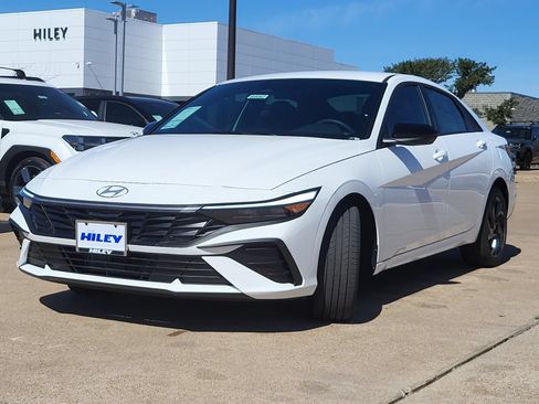 New 2026 Hyundai Elantra SEL w/ Cargo Package FWD image 2