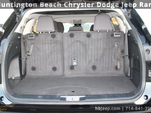 Used 2023 Toyota Highlander LE image 39