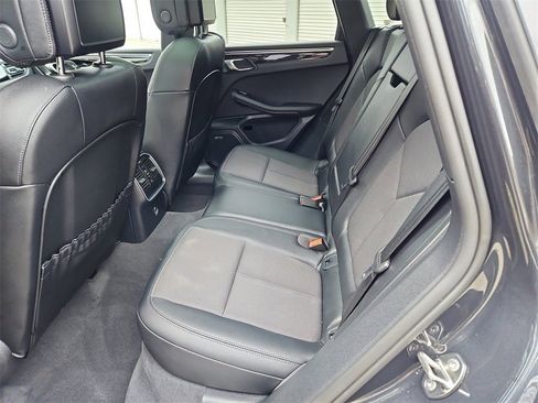 Certified 2025 Porsche Macan image 36