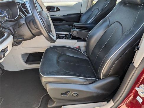 Used 2021 Chrysler Pacifica Limited w/ Premium & Safety Sphere Group FWD image 15