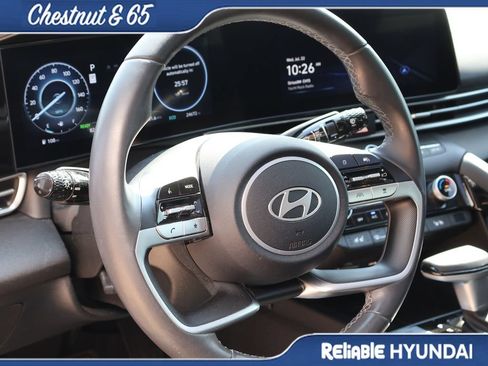 Used 2025 Hyundai Elantra Limited FWD image 25