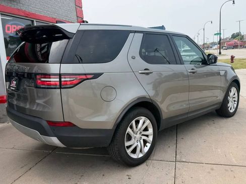 Used 2017 Land Rover Discovery HSE AWD/4WD image 5