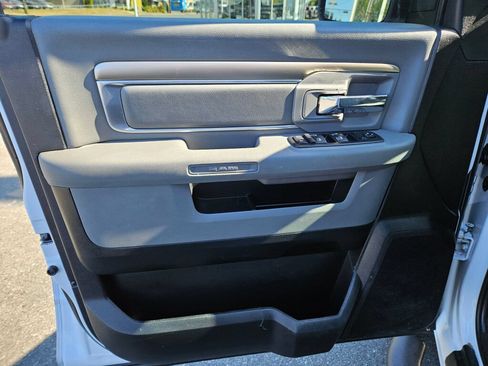 Used 2018 RAM 1500 Classic SLT AWD/4WD image 18