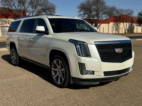Used 2015 Cadillac Escalade ESV Premium image 3