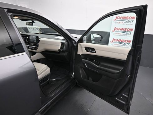 Used 2023 Nissan Pathfinder SL image 23