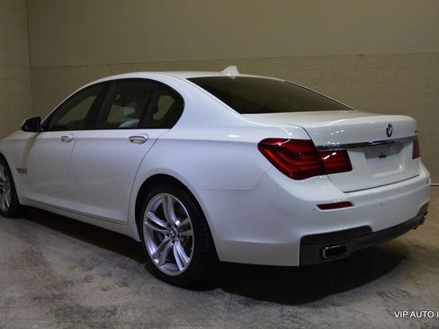 Used 2014 BMW 740i image 3