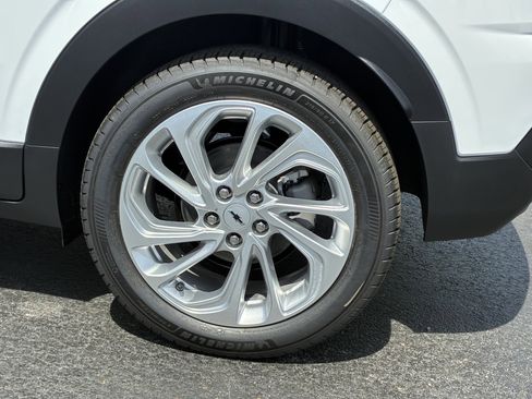 New 2027 Chevrolet Bolt LT w/ Comfort Package FWD image 9