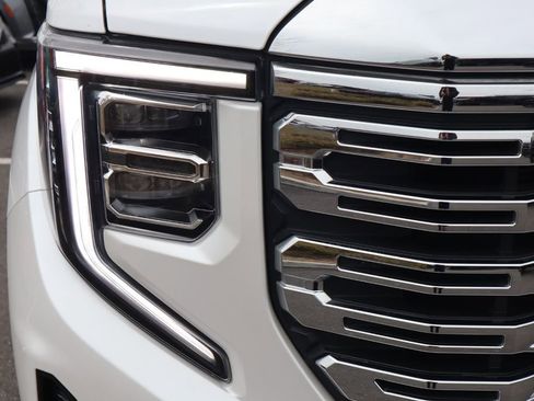 Used 2024 GMC Sierra 1500 Denali w/ Technology Package AWD/4WD image 14