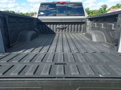 Used 2025 Chevrolet Silverado 2500 ZR2 w/ Technology Package AWD/4WD image 29