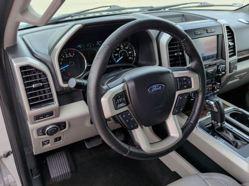 Used 2019 Ford F150 Lariat w/ Trailer Tow Package RWD image 14