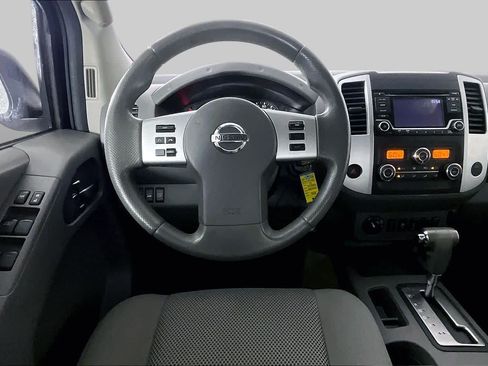 Used 2015 Nissan Frontier SV w/ SV Value Truck Package AWD/4WD image 5