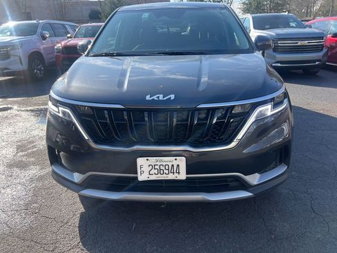 Used 2024 Kia Carnival LX image 4