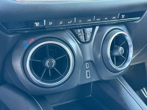 Used 2023 Chevrolet Blazer LT image 15