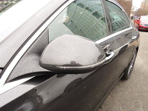 Used 2025 Mercedes-Benz C 300 4MATIC Sedan image 25