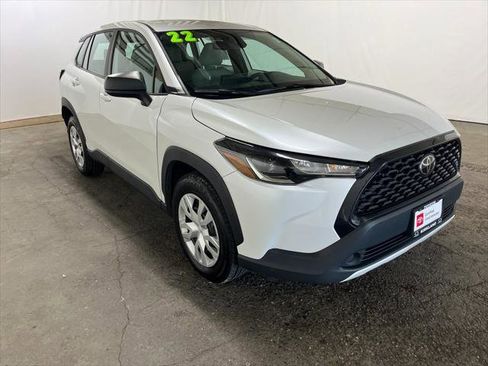 Certified 2022 Toyota Corolla Cross L image 1