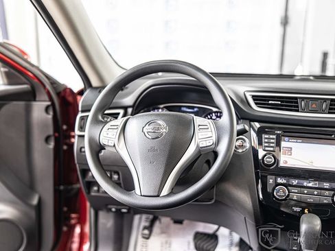 Used 2016 Nissan Rogue SV w/ SV Premium Package AWD/4WD image 36