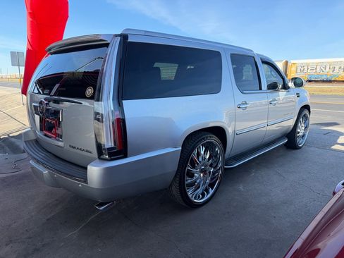 Used 2012 Cadillac Escalade ESV Luxury image 36