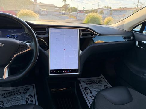 Used 2016 Tesla Model S 70 RWD image 22