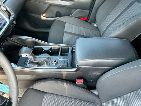 Used 2022 Kia Sorento LX FWD image 25