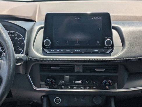 Used 2023 Nissan Rogue SV FWD image 19