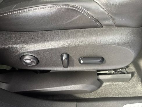 Used 2019 Buick Envision Premium AWD/4WD image 30