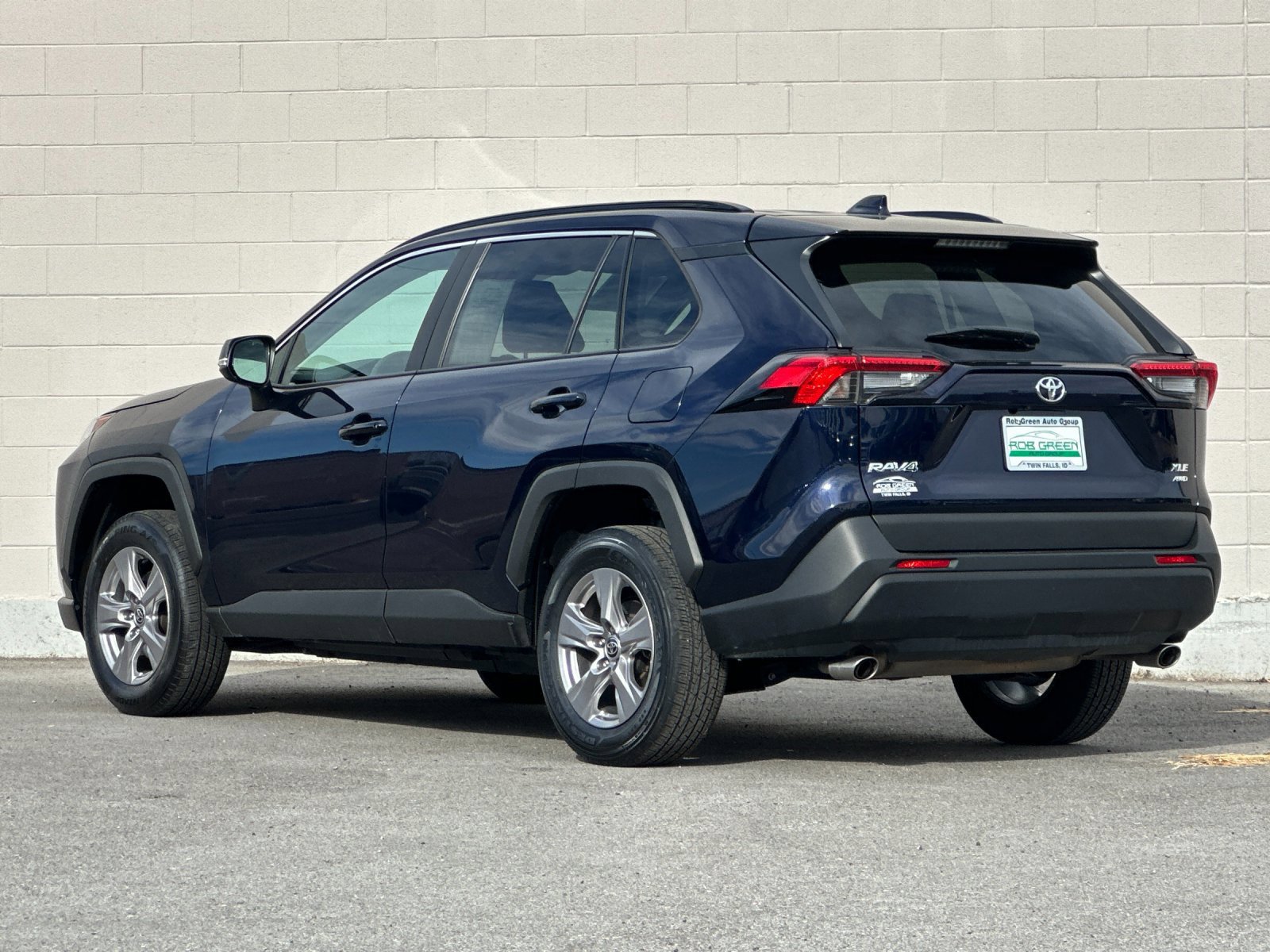 Used 2025 Toyota RAV4 XLE AWD/4WD image 5