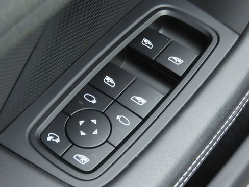 Used 2023 Porsche Taycan GTS image 24