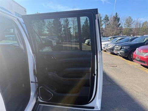 Used 2019 Chevrolet Suburban LT image 38