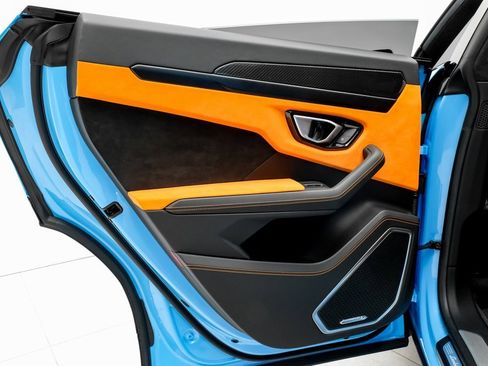 Used 2022 Lamborghini Urus image 43