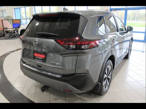 Used 2023 Nissan Rogue SV w/ SV Premium Package AWD/4WD image 5