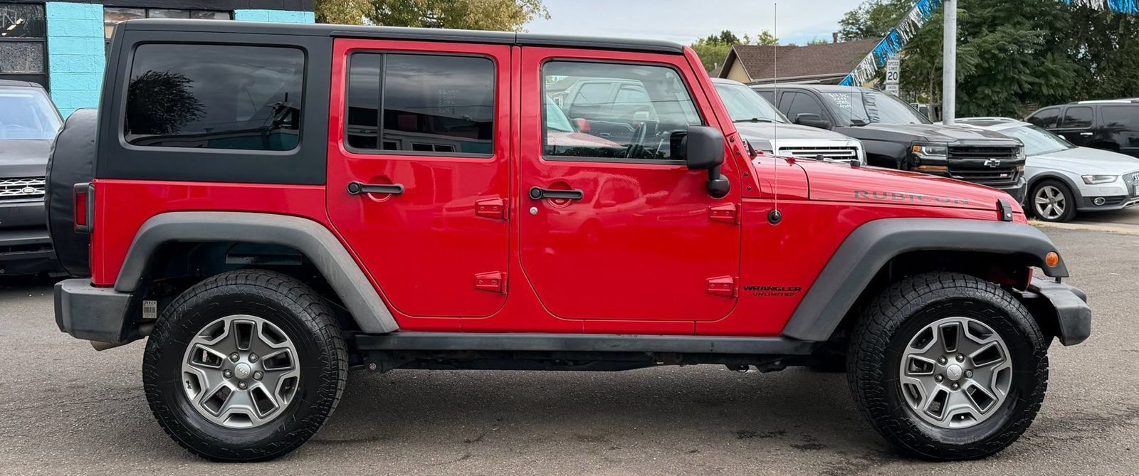 Used 2014 Jeep Wrangler Unlimited Rubicon w/ Connectivity Group AWD/4WD image 2