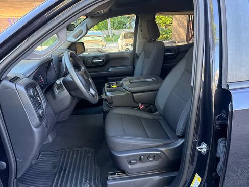 Used 2022 Chevrolet Silverado 1500 Custom Trail Boss AWD/4WD image 17