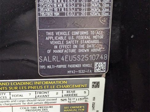 New 2025 Land Rover Discovery Dynamic SE image 22