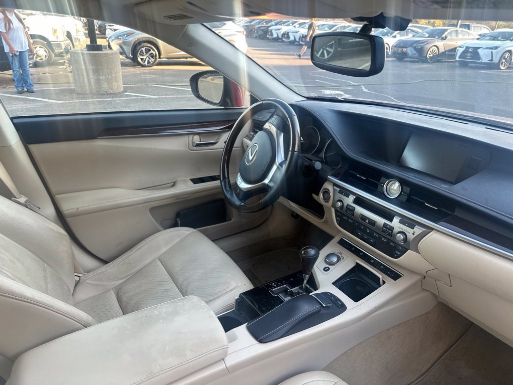 Used 2013 Lexus ES 350 w/ Luxury Pkg FWD image 22