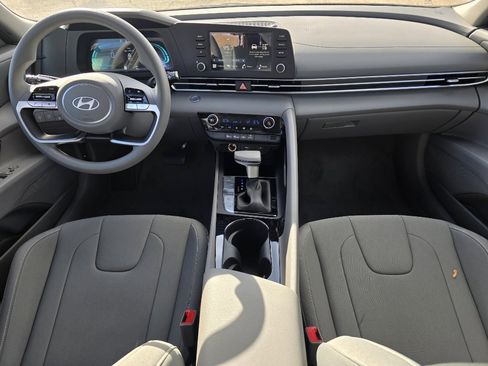 New 2025 Hyundai Elantra Blue image 26