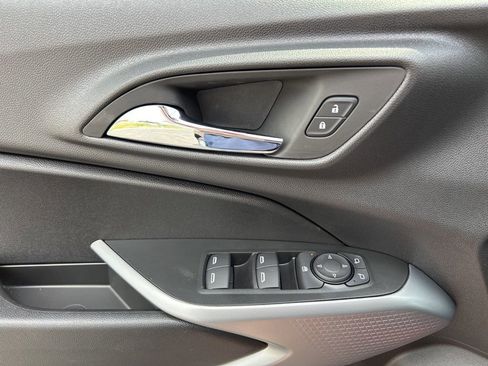 New 2026 Chevrolet Trax LS w/ LS Convenience Package FWD image 14