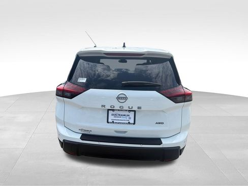 Used 2024 Nissan Rogue S AWD/4WD image 4