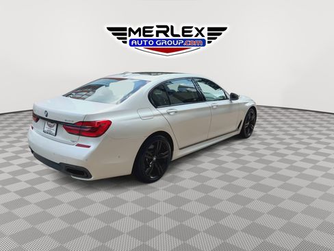 Used 2019 BMW 750i w/ Executive Package RWD image 8