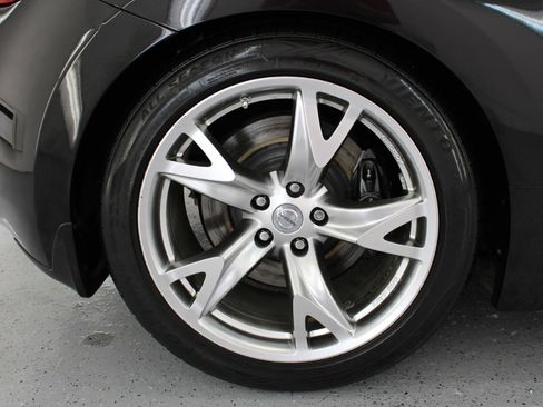Used 2010 Nissan 370Z Touring w/ Sport Pkg RWD image 78