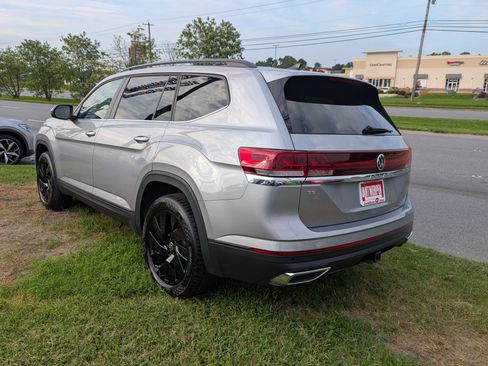 Used 2026 Volkswagen Atlas SE w/ Panoramic Sunroof Package FWD image 5