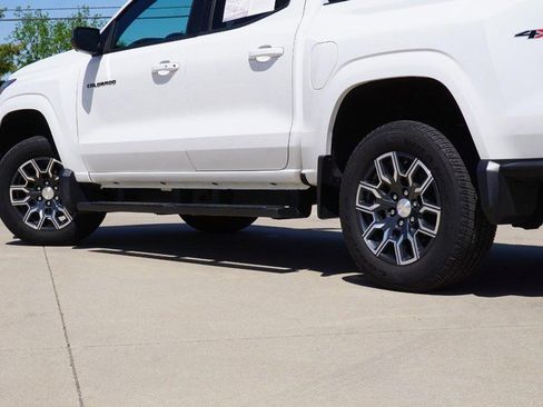 Used 2024 Chevrolet Colorado LT w/ LT Convenience Package III AWD/4WD image 14