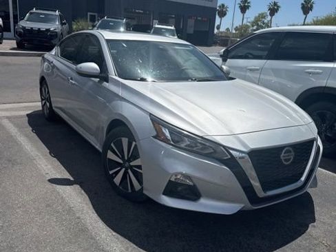 Used 2020 Nissan Altima 2.5 SV FWD image 2